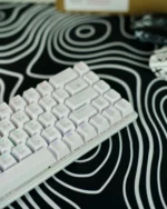 ⁦White Mechanical Arabic Keyboard 60%⁩ - الصورة ⁦5⁩