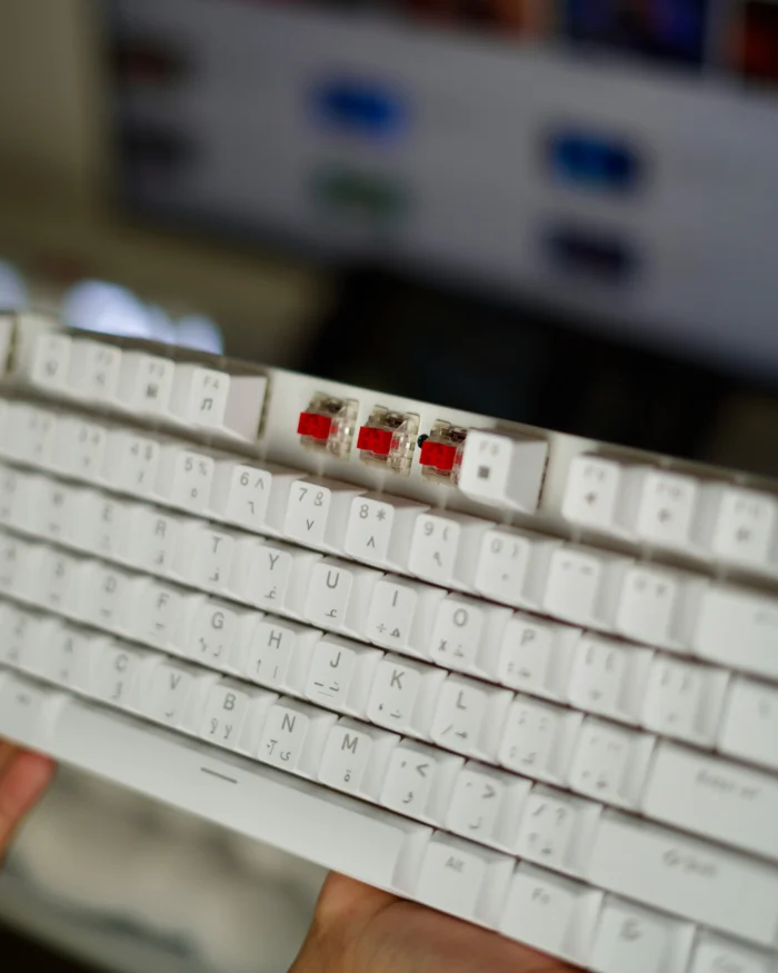 White Mechanical Arabic Keyboard 80% - Image 4