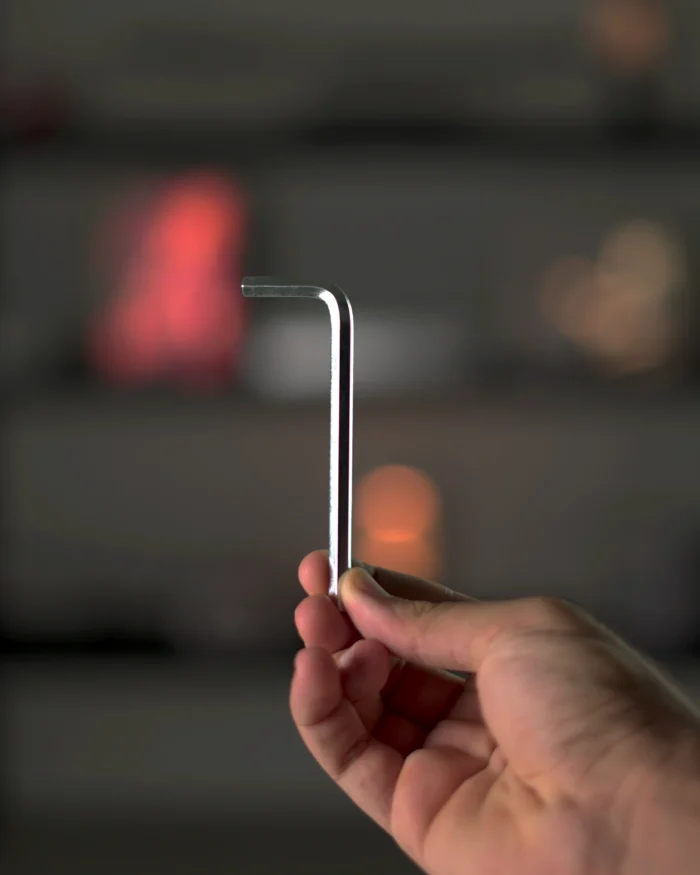 White Single Hydraulic Monitor Stand - Image 5