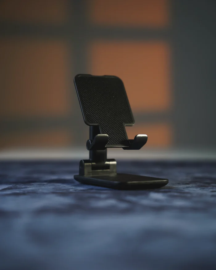 ⁦Black Phone Stand⁩ - الصورة ⁦1⁩
