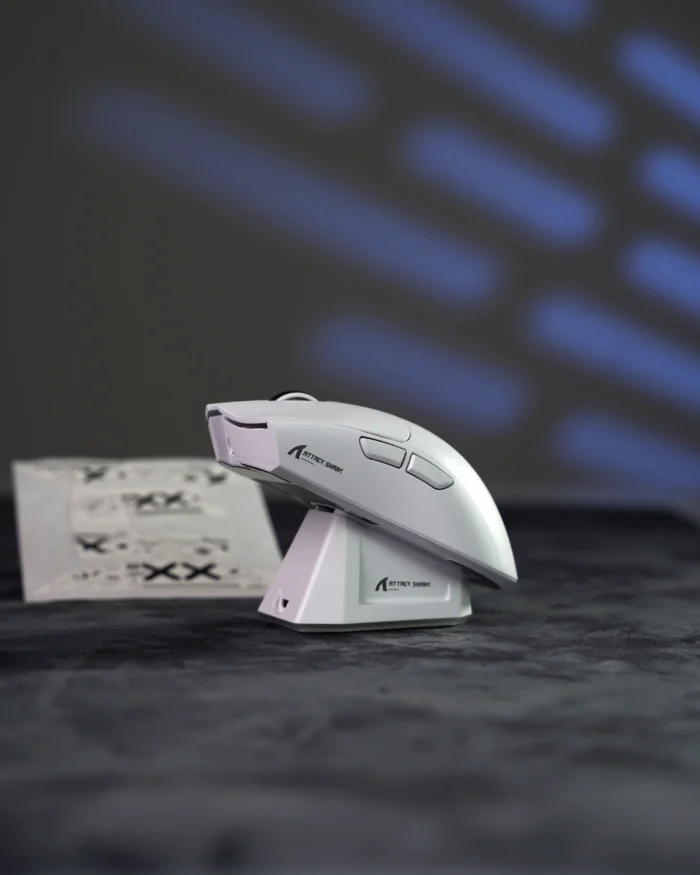 ⁦ATTACK SHARK X11 Wireless Gaming Mouse - White⁩ - الصورة ⁦1⁩