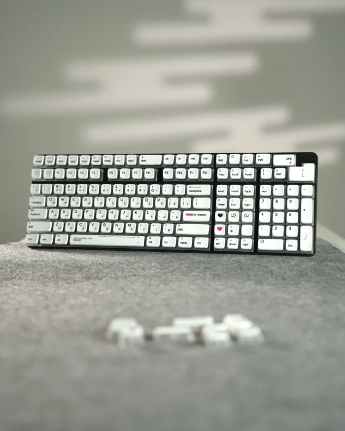 White Arabic Pudding Keycaps - Image 1