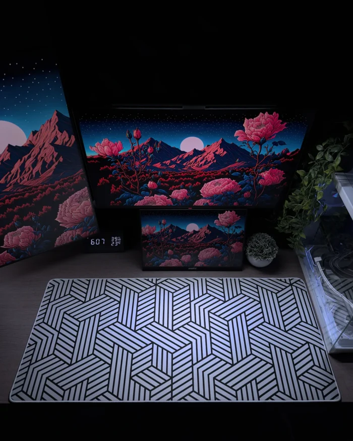 ⁦White Matrix Mousepad (40x90)⁩ - الصورة ⁦2⁩